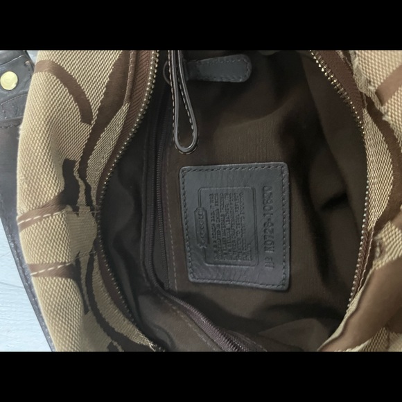 Beautiful Coach Hobo Purse - Picture 7 of 16